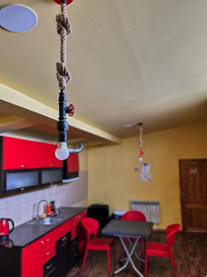 Hotel Нордвест Erevan Esterno foto